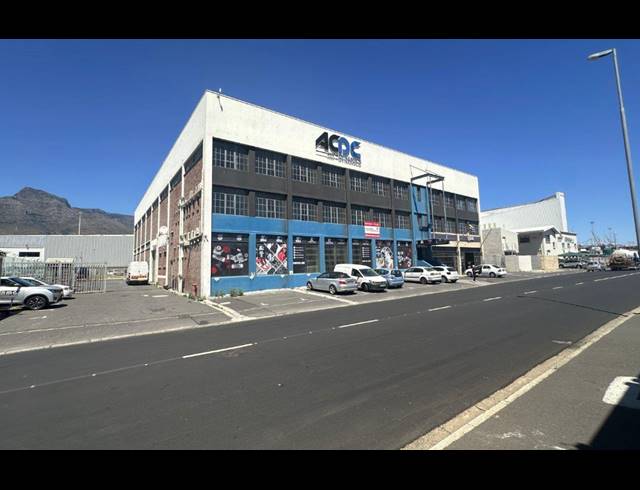 5,007M² WAREHOUSE FOR SALE IN PAARDEN EILAND